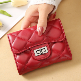 Turn Heads with This Stylish Argyle Quilted Short Wallet - Women's Mini PU Leather Coin Purse (Color: Red, size: SIZE)