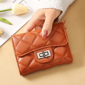 Turn Heads with This Stylish Argyle Quilted Short Wallet - Women's Mini PU Leather Coin Purse (Color: Brown, size: SIZE)